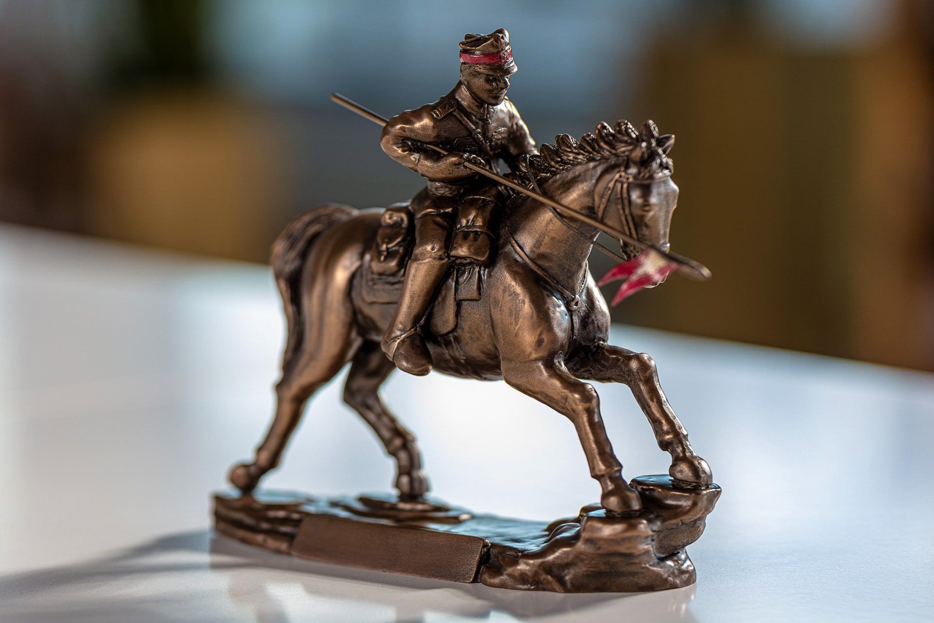 statuetka zywica zolnierz na koniu glasso